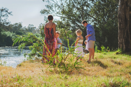 sydneyphotographer/family by river