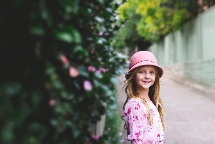 Sydney photographer - girl in a pink hat