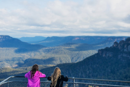 Sydney photographer/ family walking in Blue Mountains